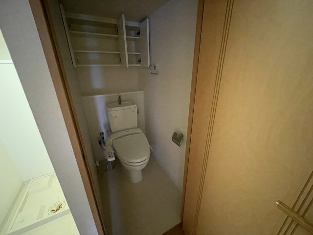 トイレ　イメージとして同建物他部屋を表示しています