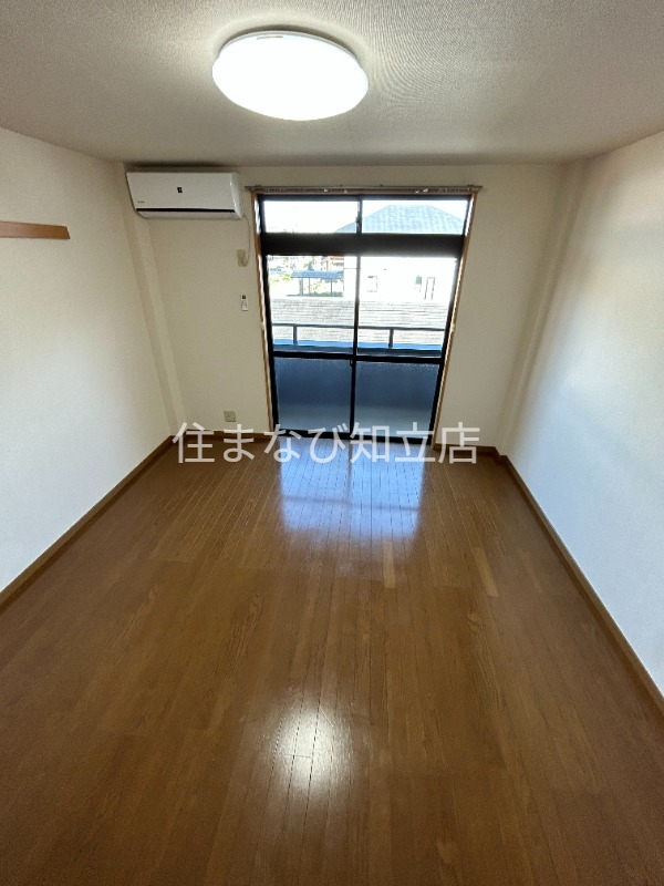 居室・リビング　同型別部屋写真