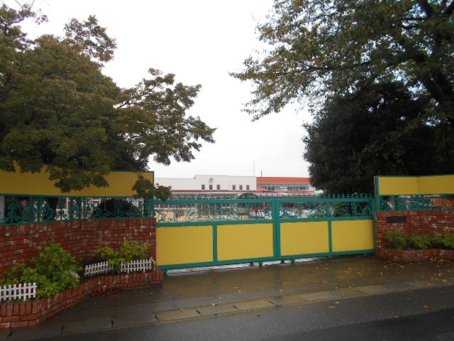 幼稚園・保育園　はくつる幼稚園（幼稚園・保育園）まで872m