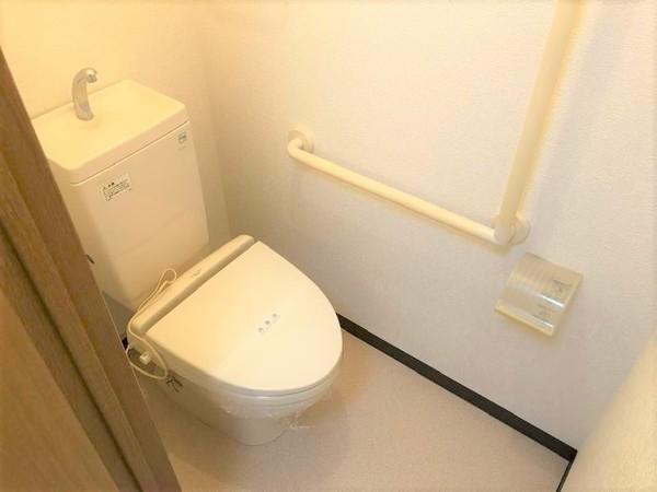 地下鉄長堀鶴見緑地線 横堤駅 徒歩5分 5階建 築23年のトイレ写真