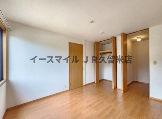 その他部屋・スペース　開放的な寝室です