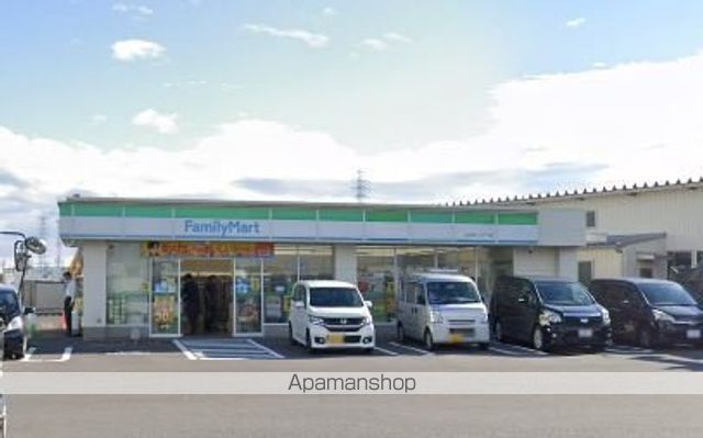 コンビニ　ファミリーマート（コンビニ）まで1637m