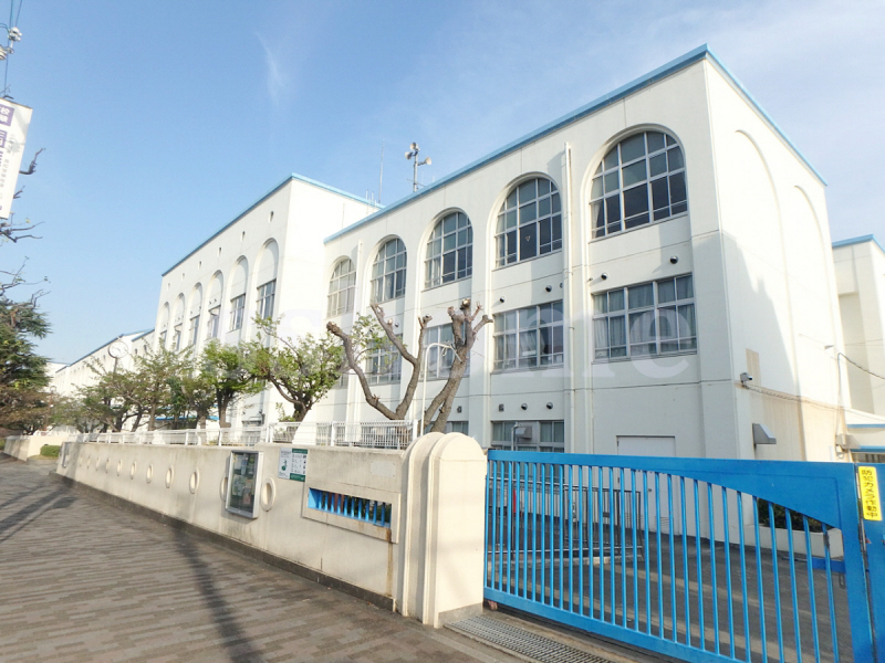 小学校　本山第二小学校（小学校）まで371m