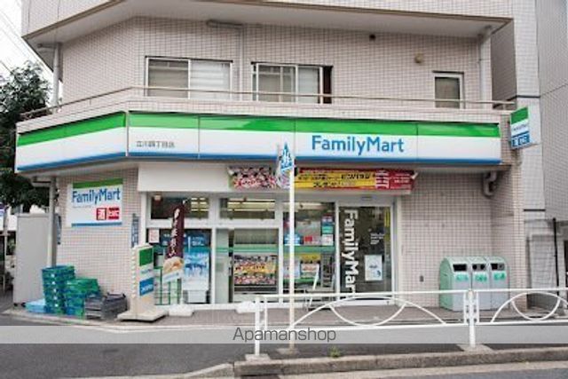 コンビニ　ファミリーマート立川四丁目店（コンビニ）まで222m