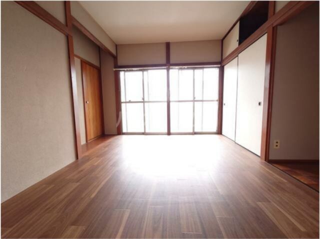 黒川アパートの居間写真