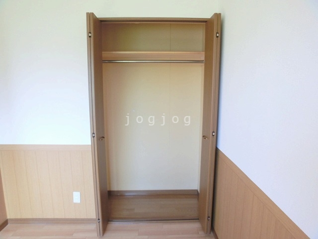 その他部屋・スペース　ポール式☆洋服をかけれます☆
