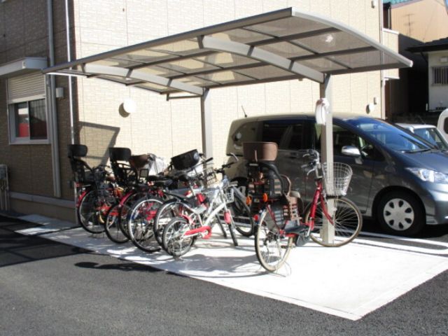 東武野田線 六実駅 徒歩6分 3階建 築13年の外観写真