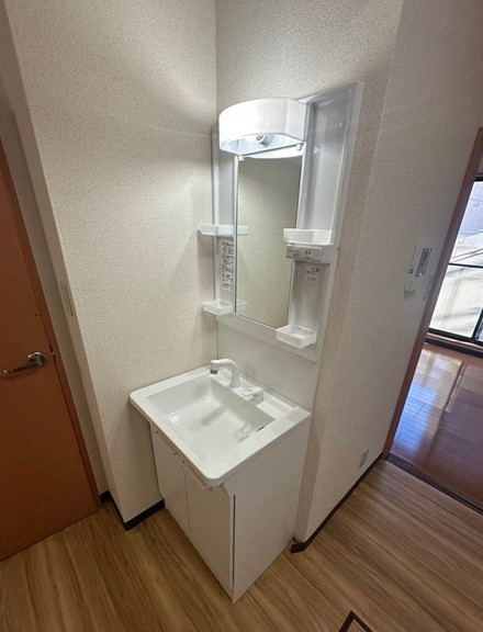 洗面設備　洗髪洗面化粧台で忙しい朝にも寝癖の付いた頭にも優しい☆お化粧