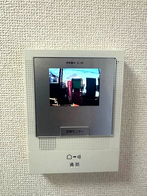 セキュリティ　防犯対策に有効なカメラ付きインターホン！突然の来客にもバッチ