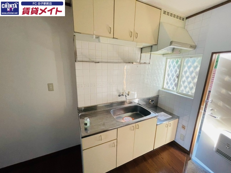 キッチン　同物件別室画像