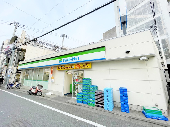 コンビニ　ファミリーマート（コンビニ）まで105m