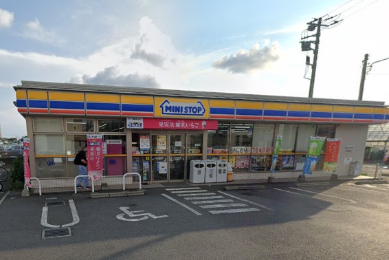 コンビニ　ミニストップ　綾瀬上土棚店（コンビニ）まで347m