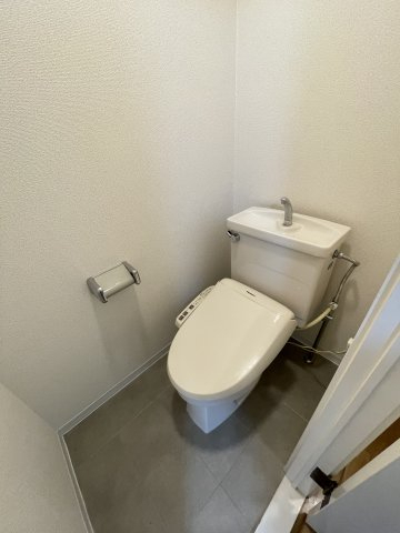 トイレ　清潔感のあるトイレです