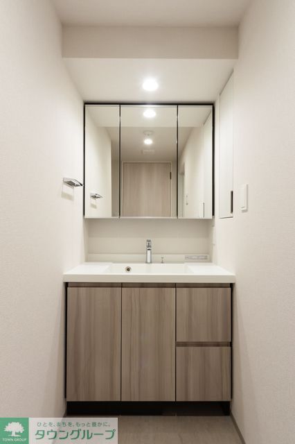 洗面設備　※写真は同タイプ住戸です。