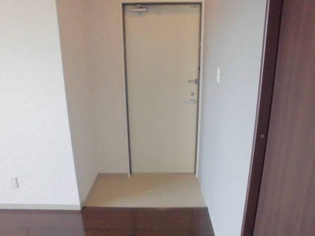 サンステージ神戸大倉山の玄関写真