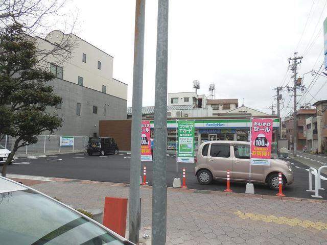 シャーメゾンけやき通りの周辺写真