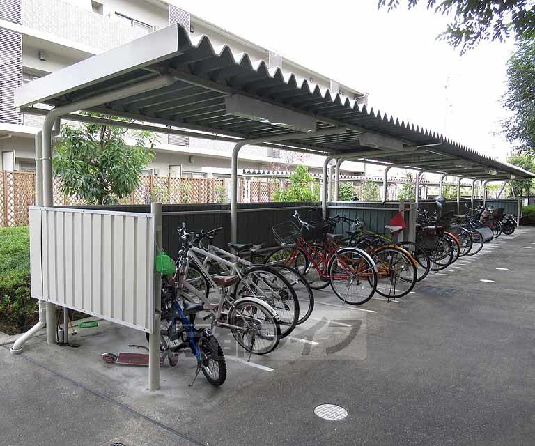 京阪本線 枚方公園駅 徒歩10分 3階建 築24年の外観写真