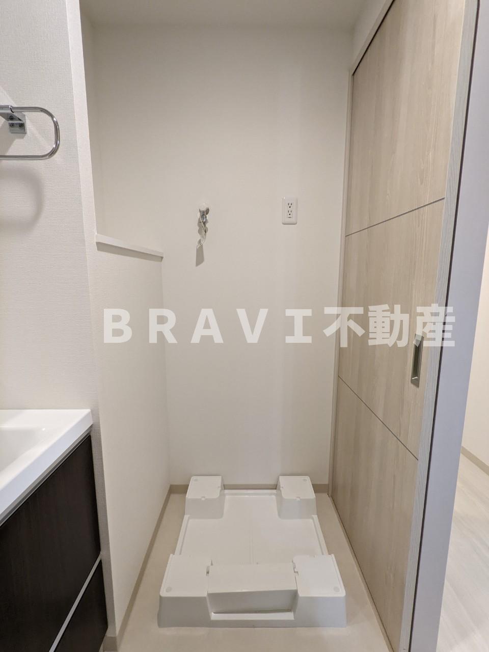 その他設備　洗濯機置場 物置台もあって便利！