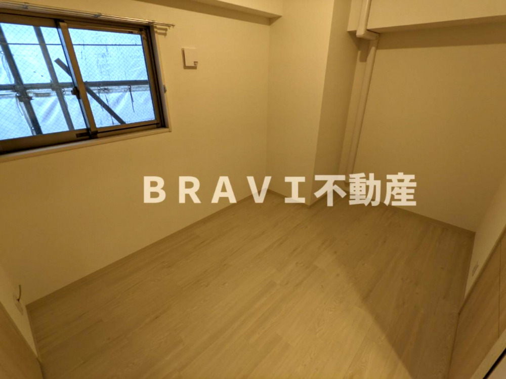 その他部屋・スペース　落ち着いた色調の寝室です