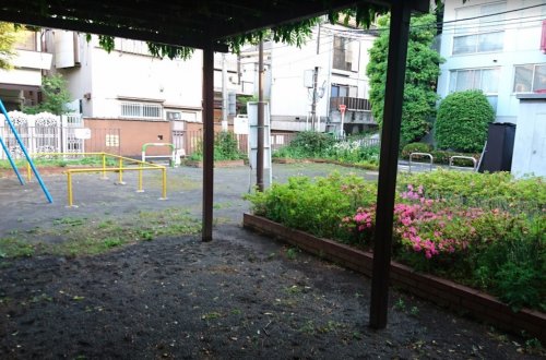 公園　駒込二丁目児童遊園（公園）まで215m