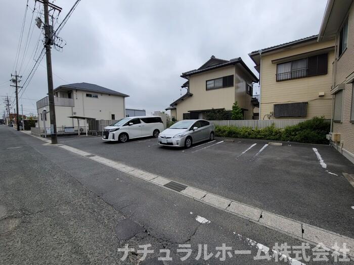 駐車場　駐車場