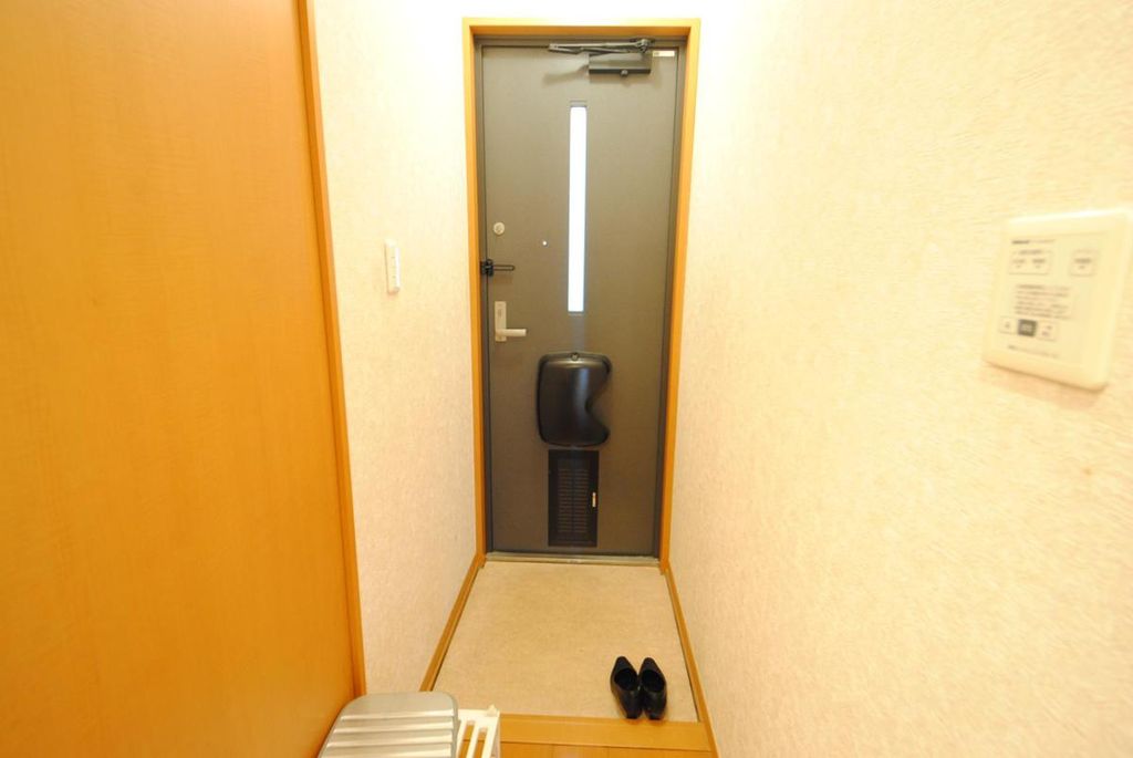 ロイヤルガーデンIIの玄関写真