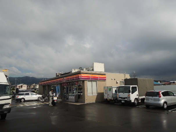 コンビニ　サークルK 八尾小畑町店（コンビニ）まで324m