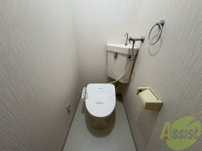 トイレ　こちらはトイレです。清潔感があり、安心して使用できます。