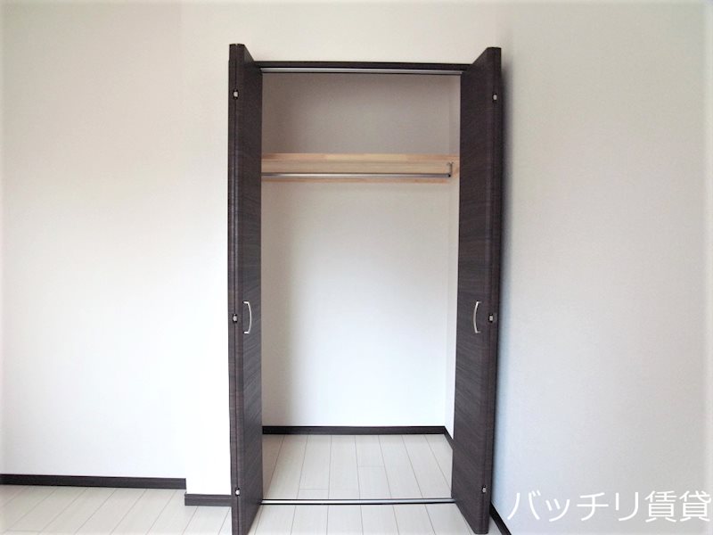 収納　写真は別号室の為、現況優先となります。