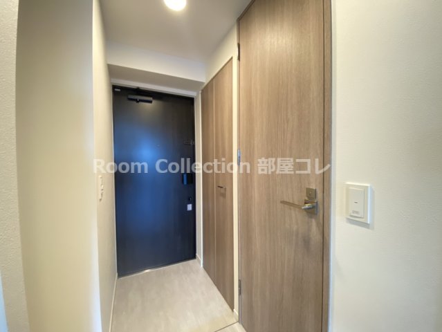 玄関　※同物件他部屋写真 反転、色違いの場合有 現況優先