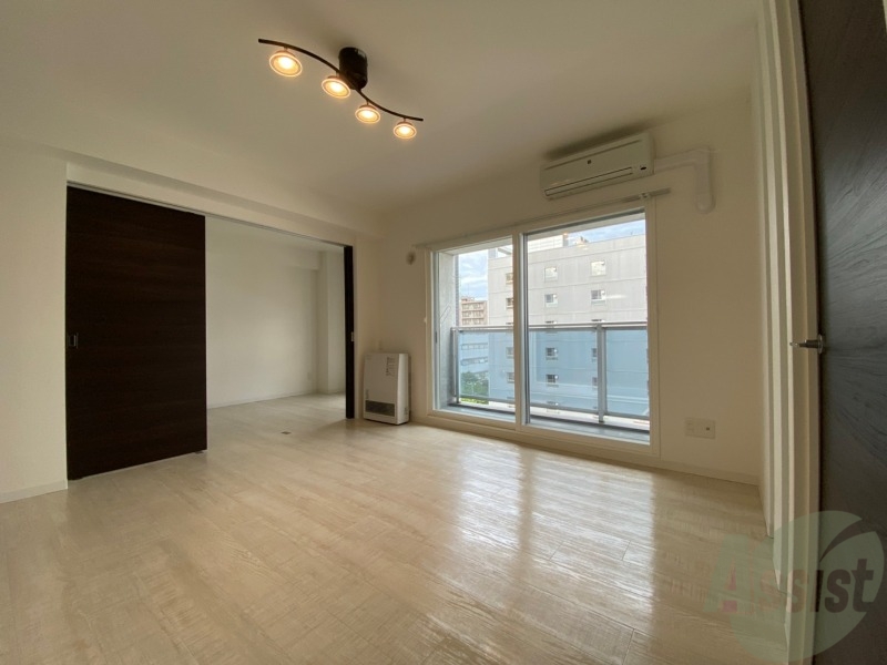 居室・リビング　広くてキレイなお部屋が広がっていて、充実した生活が送れそう。