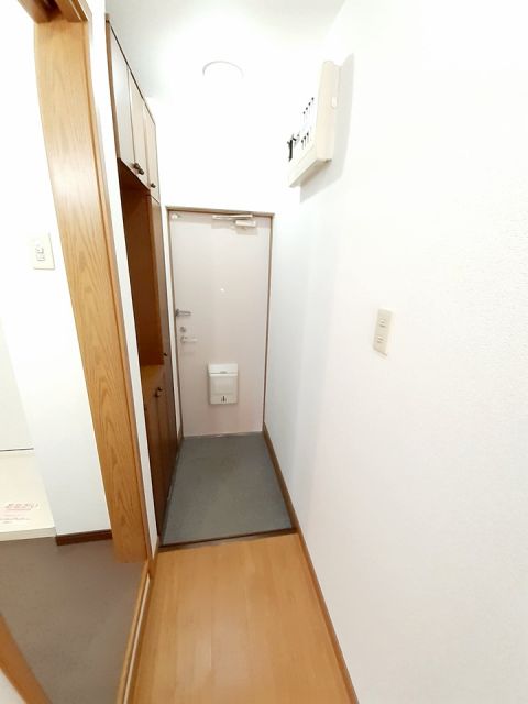 パディビレッジ鶴田Bの玄関写真