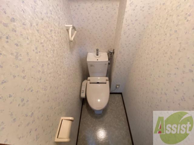 トイレ　ウォシュレット付きのトイレです。シャワートイレは日本の宝。