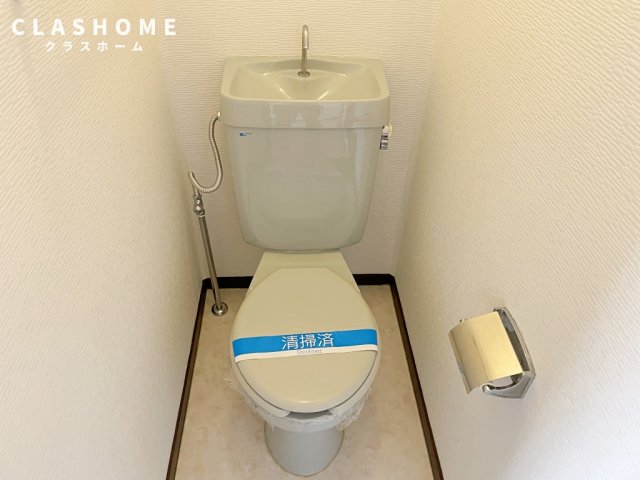 トイレ　同物件の別部屋になります。