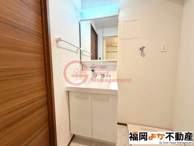 洗面設備　【福岡よか不動産】独立洗面台あり、毎朝おしゃれに忙しい女性の
