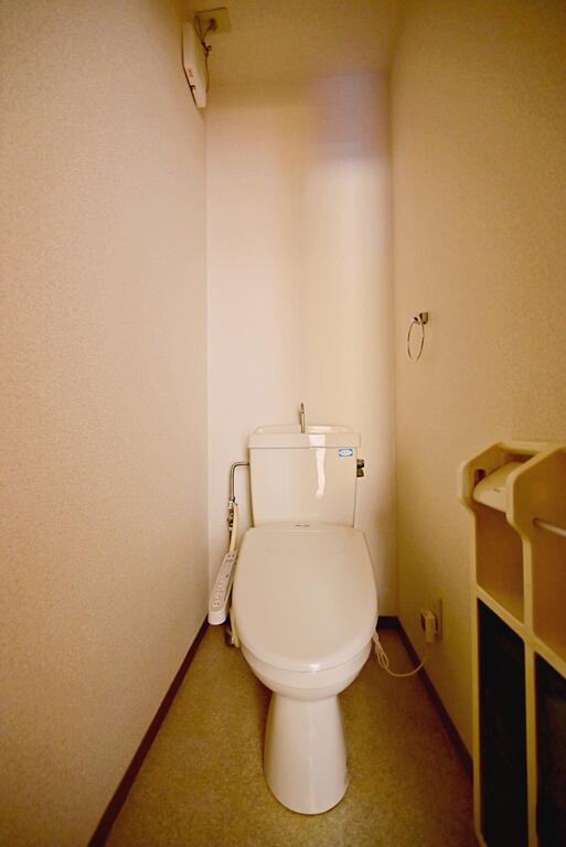 ＪＲ山陽本線 海田市駅 徒歩15分 2階建 築32年のトイレ写真
