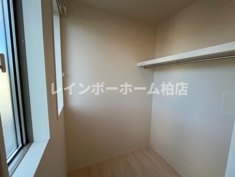 収納　ウォークインクローゼットです