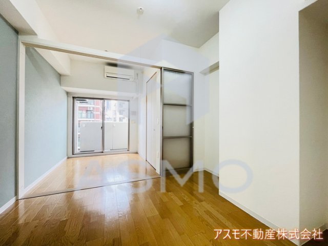 ファーストフィオーレ心斎橋イーストの居間写真