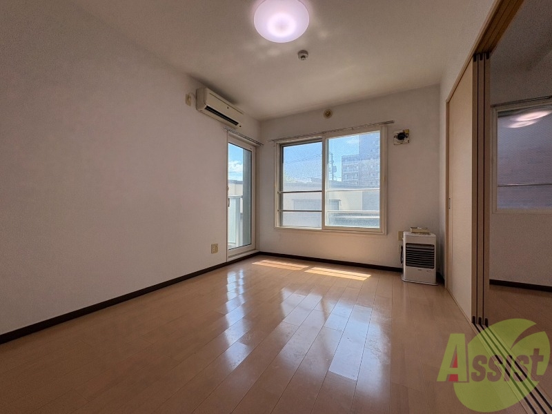 居室・リビング　広くてキレイなお部屋が広がっていて、充実した生活が送れそう。
