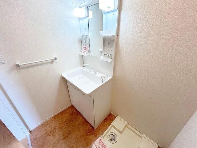 洗面設備　シャワー付独立洗面台