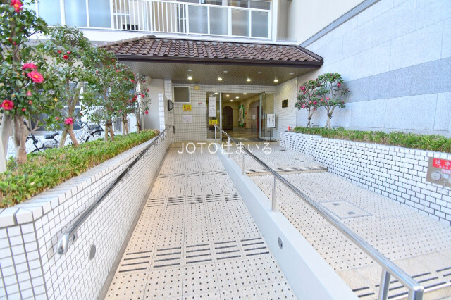 日商岩井京橋ハイツの外観写真