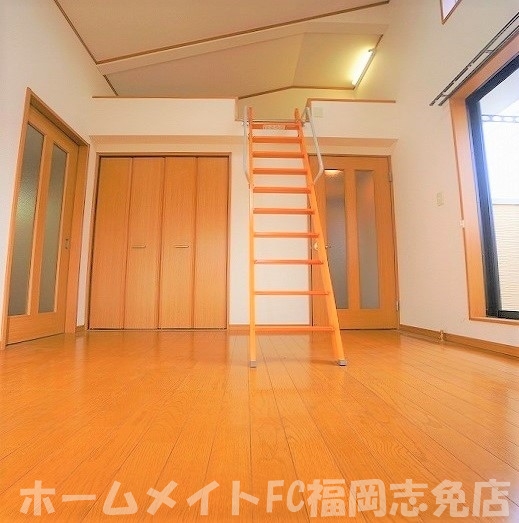 ＪＲ香椎線 伊賀駅 徒歩7分 2階建 築24年の居間写真