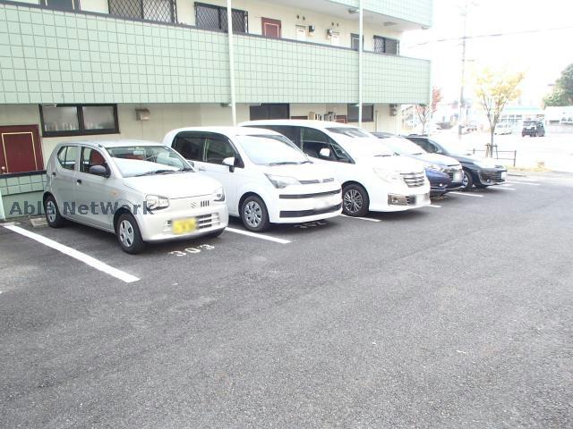 駐車場　駐車場