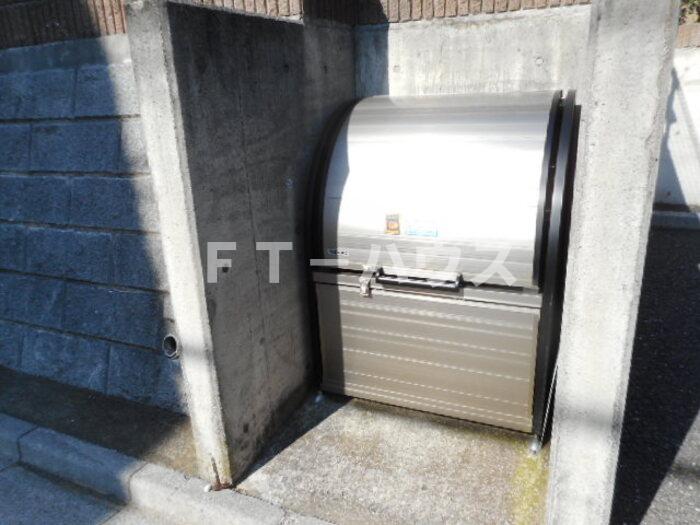 バルコニー　入居者様専用ゴミストッカー