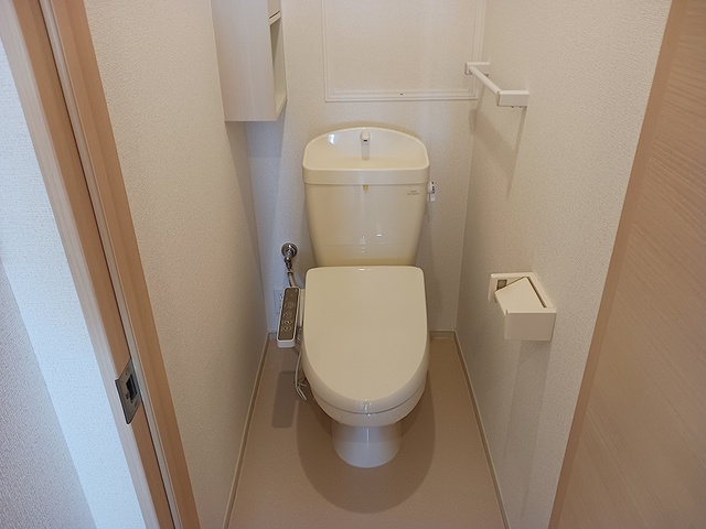 薩摩川内市 2階建 築12年のトイレ写真