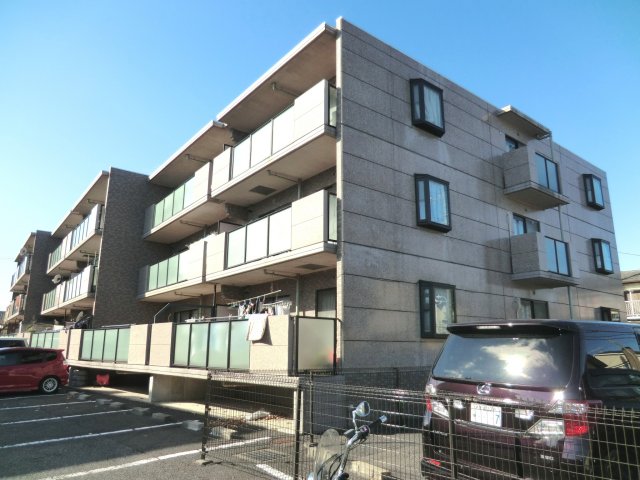 建物外観　★プレキャストコンクリート造・３階建てマンション！外観です★