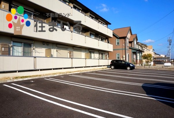 駐車場　同社同型物件です