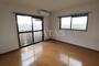居室・リビング　同物件別部屋です。