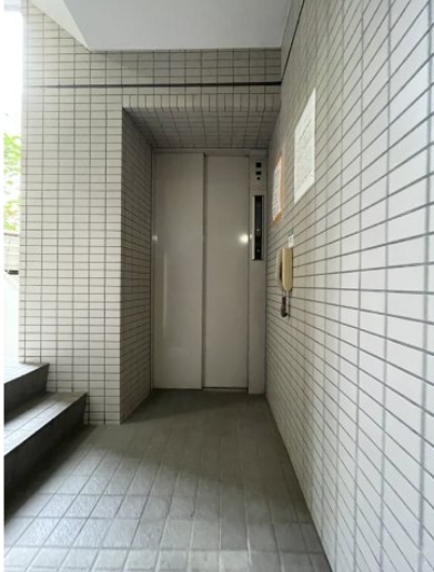 東京メトロ有楽町線 地下鉄成増駅 徒歩4分 4階建 築34年の外観写真