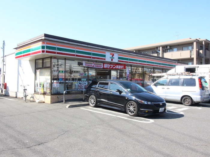 コンビニ　セブンイレブン（コンビニ）まで220m